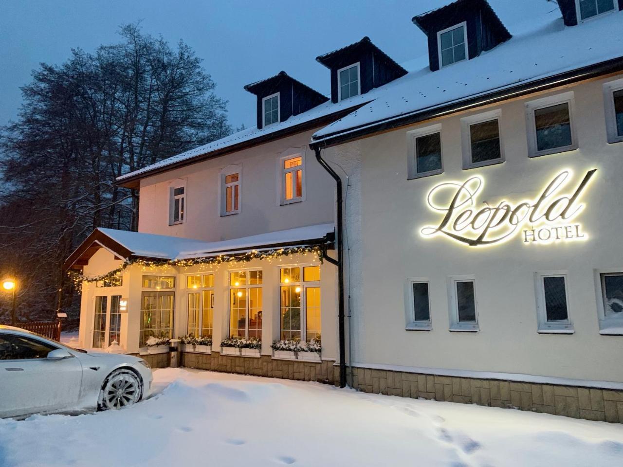 Hotel Leopold Racin Exterior photo